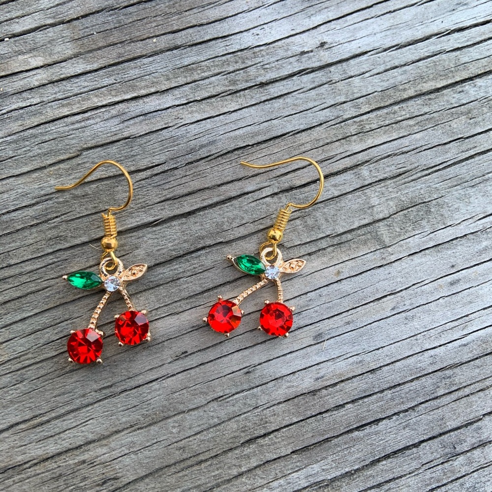 Classic cherry earrings
